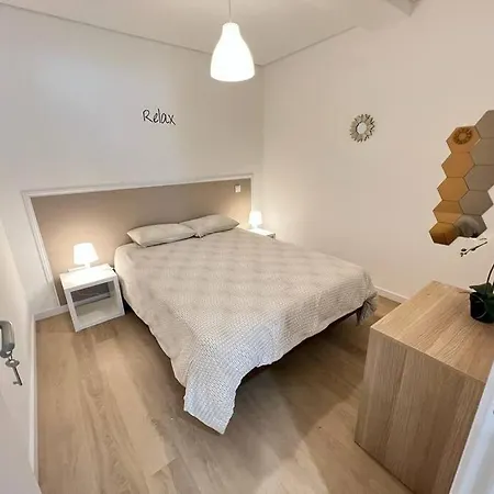 Heart Of The 10 ! Apartament *