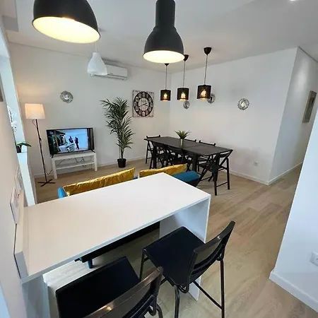 Heart Of The 10 ! Apartament