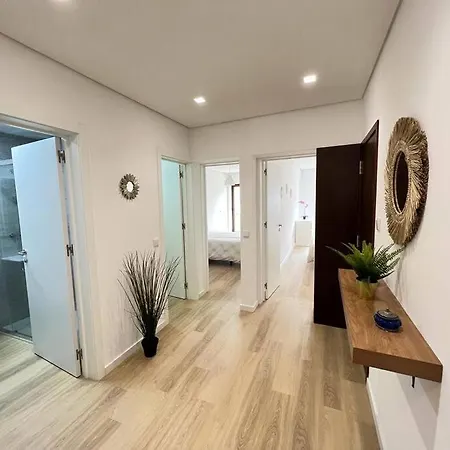 Apartment Heart Of The 10 !